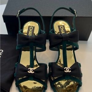 Stunning RARE green black CHANEL 38 shoes
